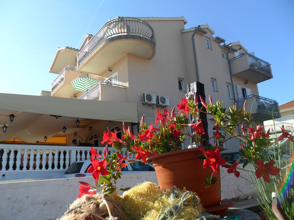 Apartments & Room Marina View فوديس المظهر الخارجي الصورة
