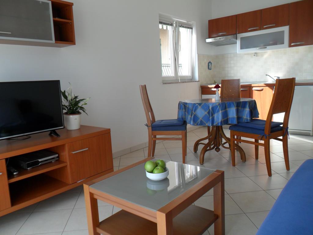 Apartments & Room Marina View فوديس المظهر الخارجي الصورة